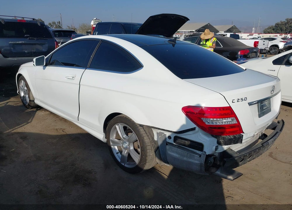 2015 MERCEDES-BENZ C 250 VIN: WDDGJ4HB4FG393578