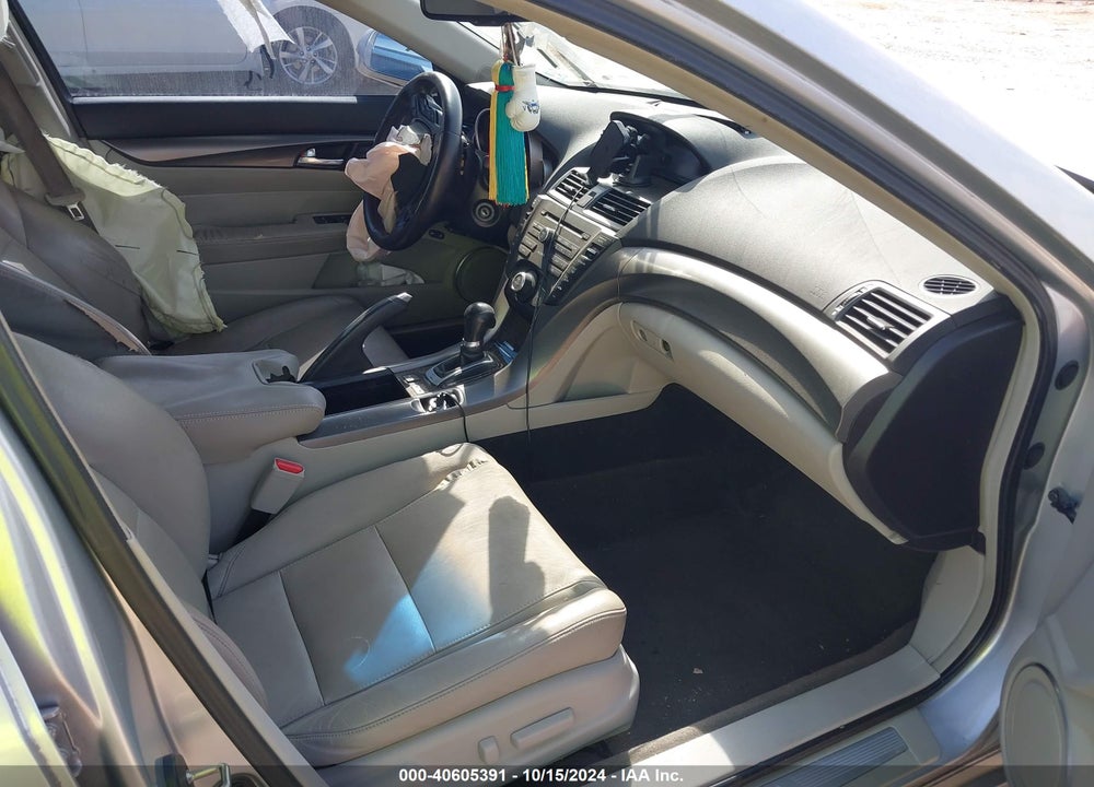 2013 ACURA TL 3.5 VIN: 19UUA8F25DA006450