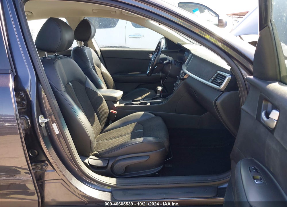 2019 KIA OPTIMA S VIN: 5XXGT4L34KG325870