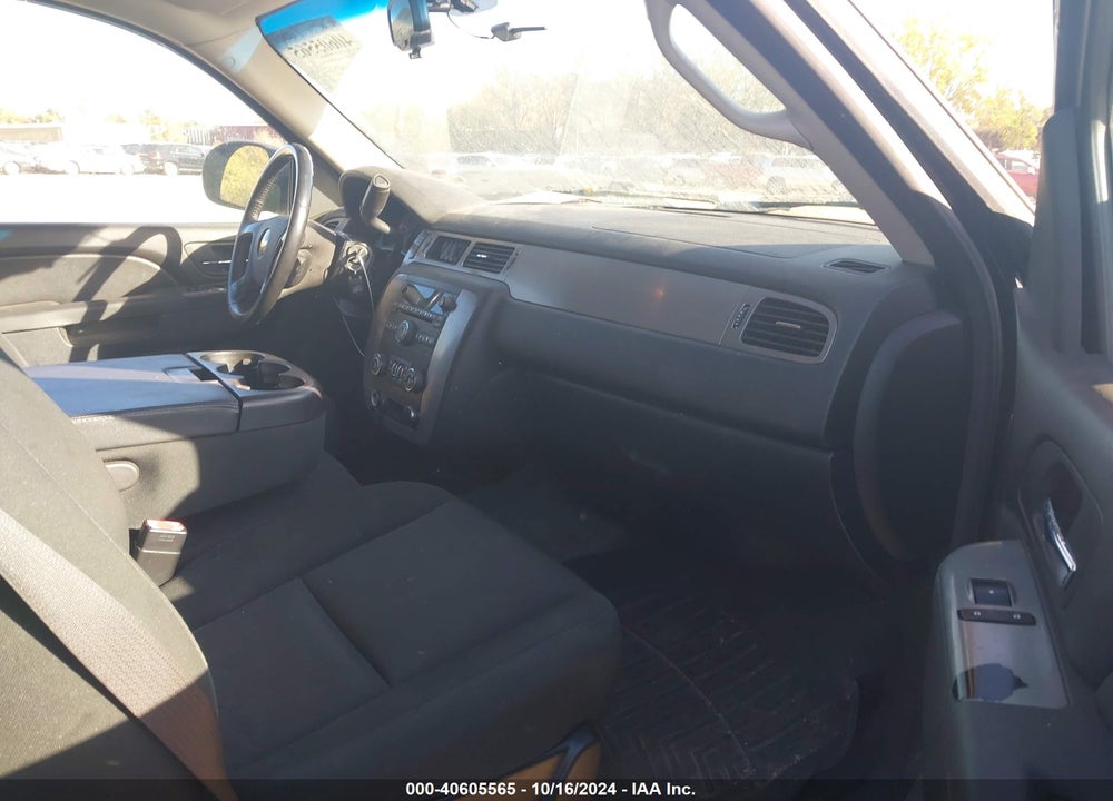 2010 CHEVROLET TAHOE LS VIN: 1GNUKAE01AR106147