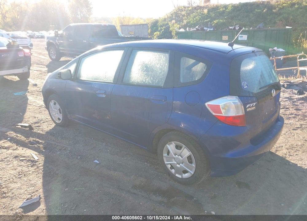 2013 HONDA FIT VIN: JHMGE8H32DC075217