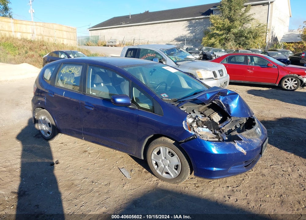 2013 HONDA FIT VIN: JHMGE8H32DC075217