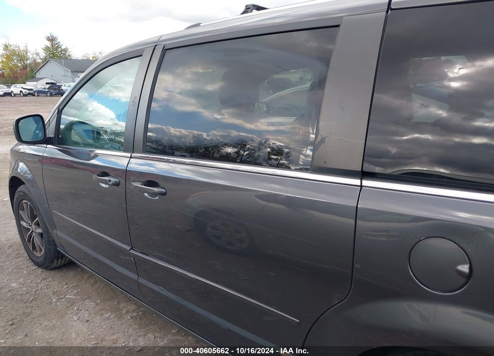 2017 DODGE GRAND CARAVAN SXT VIN: 2C4RDGCG0HR852444