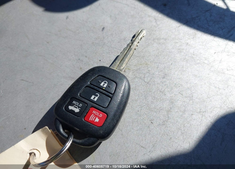 2014 TOYOTA COROLLA LE VIN: 5YFBURHE9EP144757