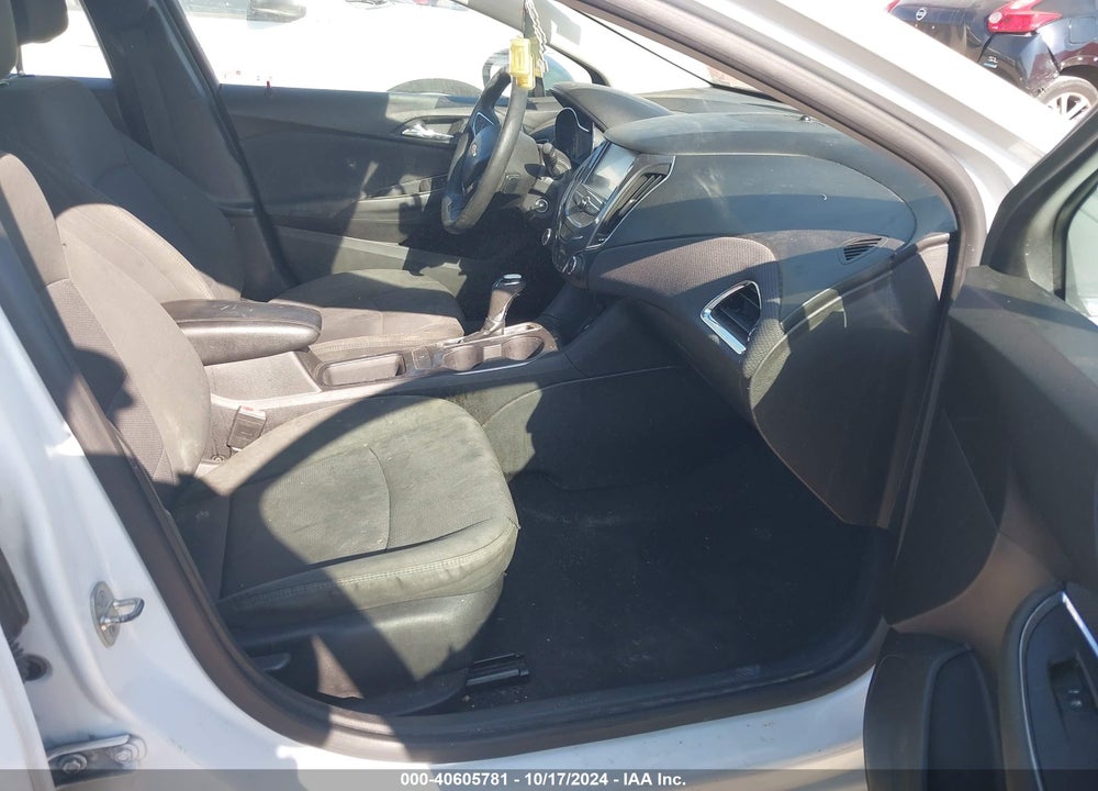 2018 CHEVROLET CRUZE LT AUTO VIN: 1G1BE5SM2J7112839