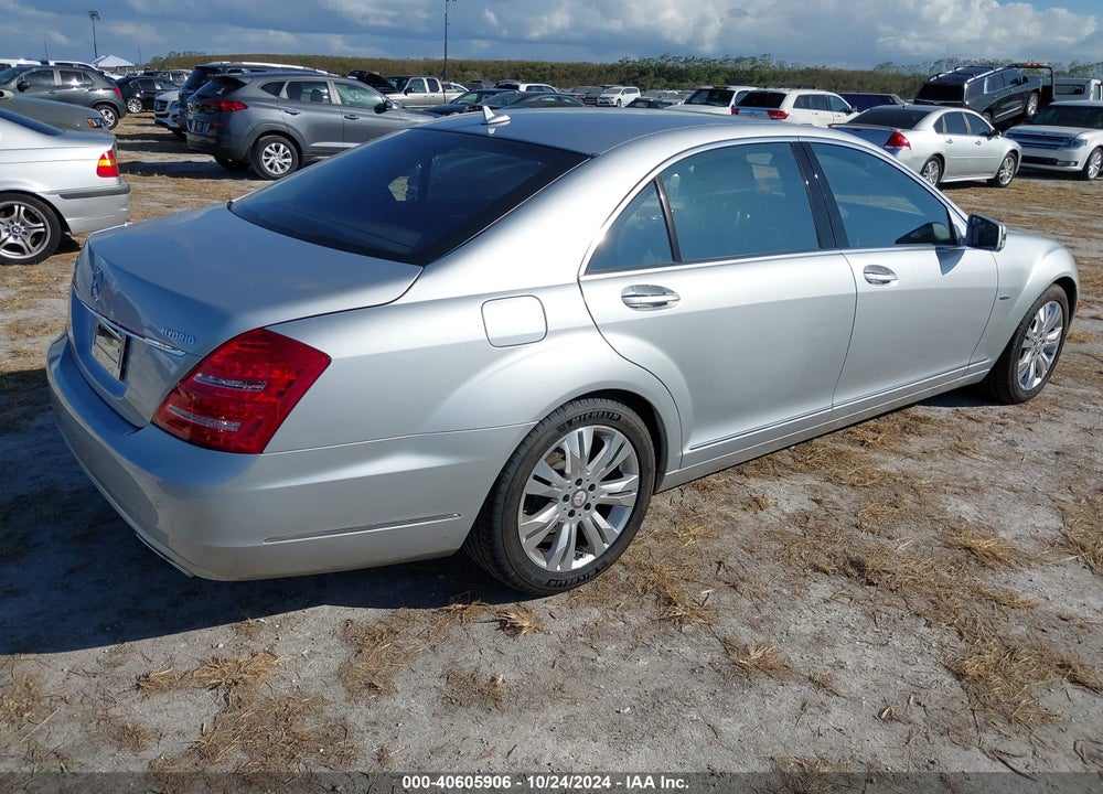 2010 MERCEDES-BENZ S 400 HYBRID VIN: WDDNG9FB0AA311394