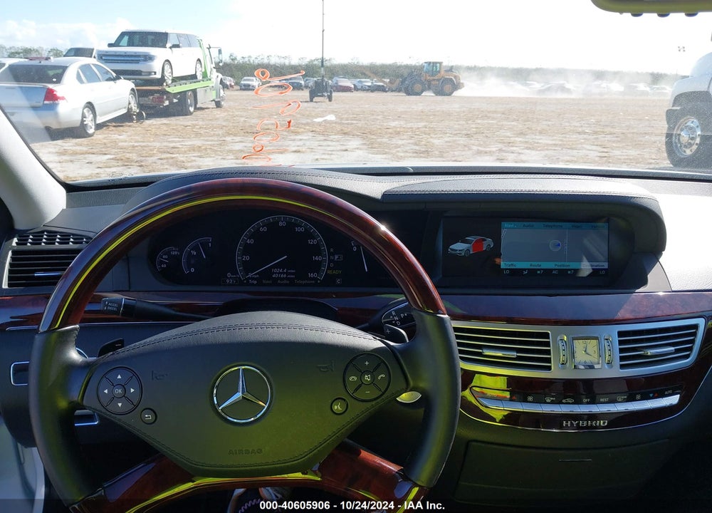 2010 MERCEDES-BENZ S 400 HYBRID VIN: WDDNG9FB0AA311394