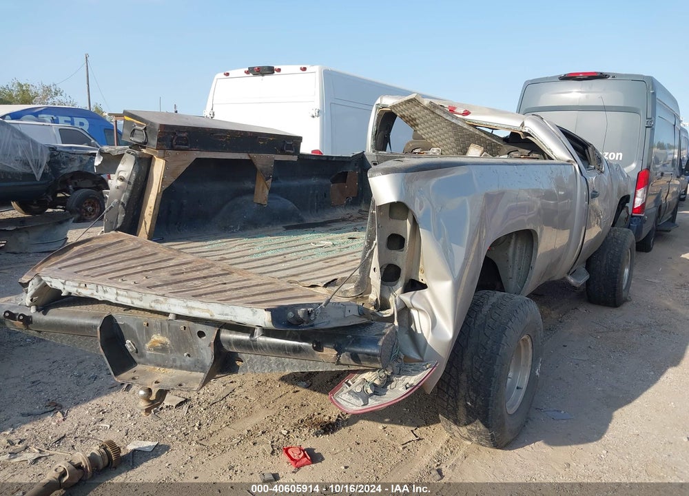 2007 CHEVROLET SILVERADO 2500HD WORK TRUCK VIN: 1GCHC24KX7E566990
