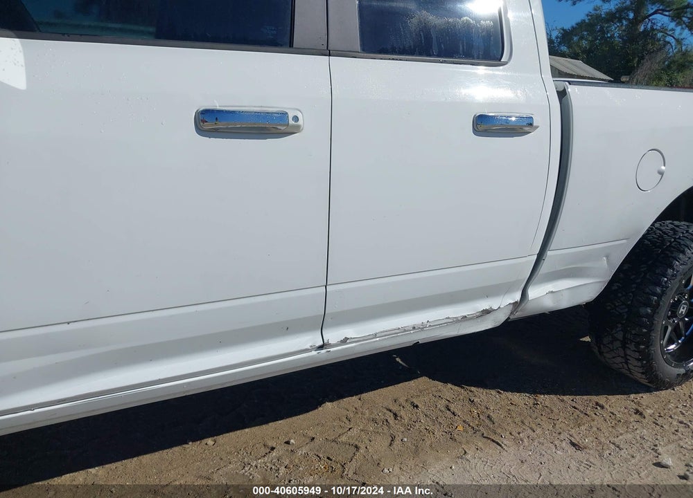 2017 RAM 1500 SLT 4X4 6'4 BOX VIN: 1C6RR7GG6HS807221