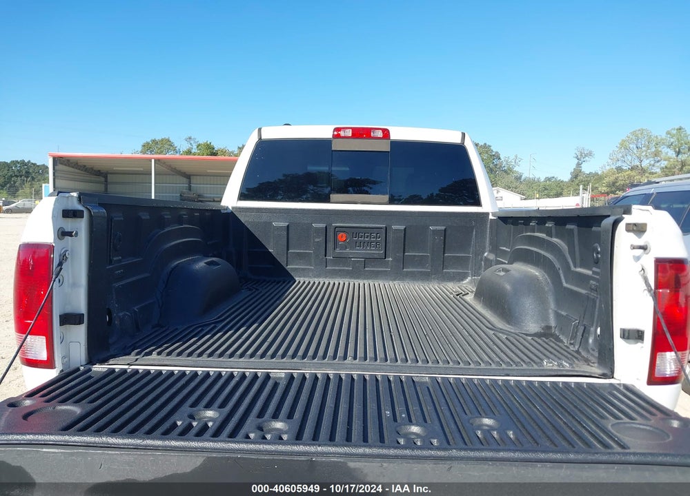 2017 RAM 1500 SLT 4X4 6'4 BOX VIN: 1C6RR7GG6HS807221