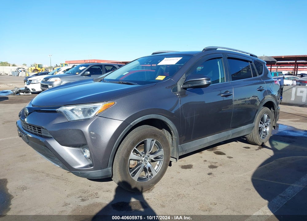 2018 TOYOTA RAV4 ADVENTURE/XLE VIN: 2T3RFREVXJW723169