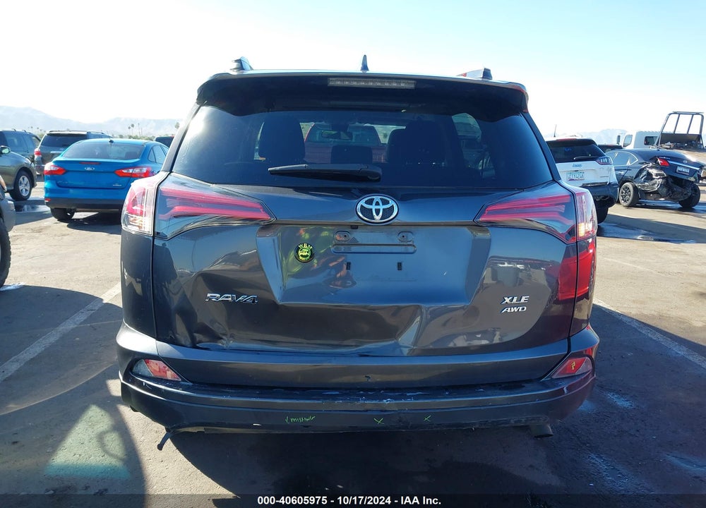 2018 TOYOTA RAV4 ADVENTURE/XLE VIN: 2T3RFREVXJW723169