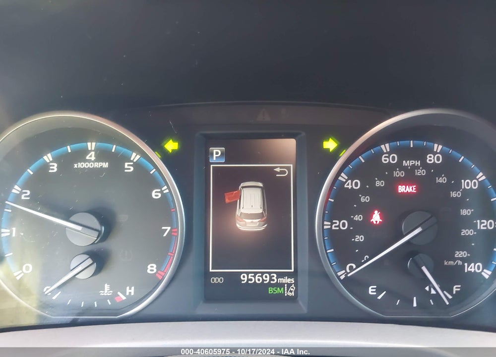 2018 TOYOTA RAV4 ADVENTURE/XLE VIN: 2T3RFREVXJW723169