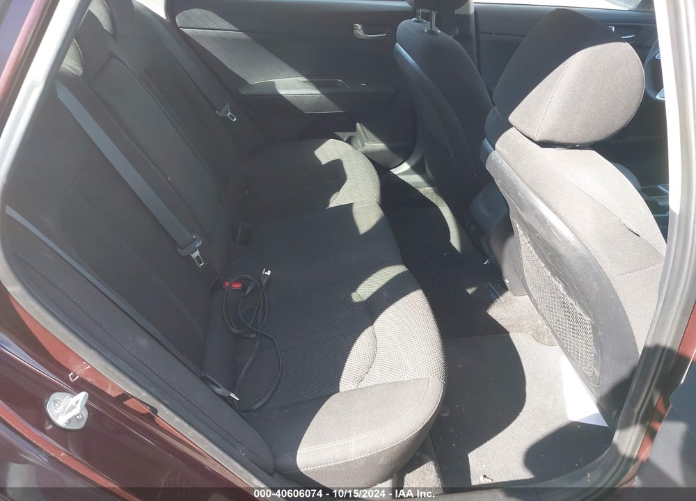 2019 KIA OPTIMA LX VIN: 5XXGT4L37KG348902