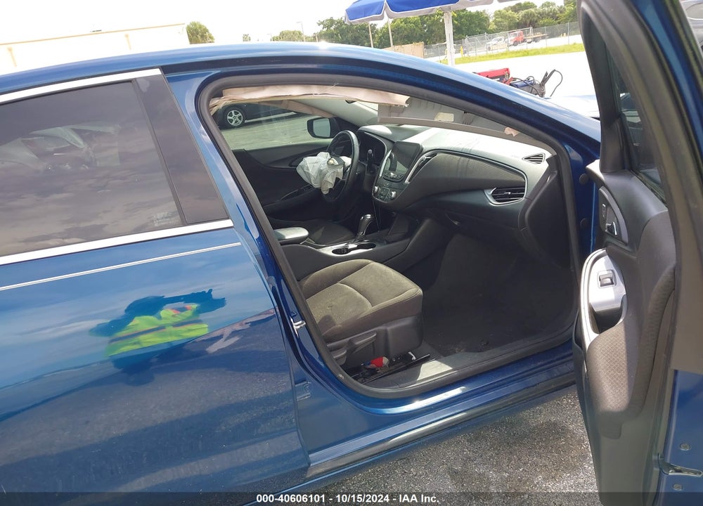 2019 CHEVROLET MALIBU RS VIN: 1G1ZG5STXKF193807