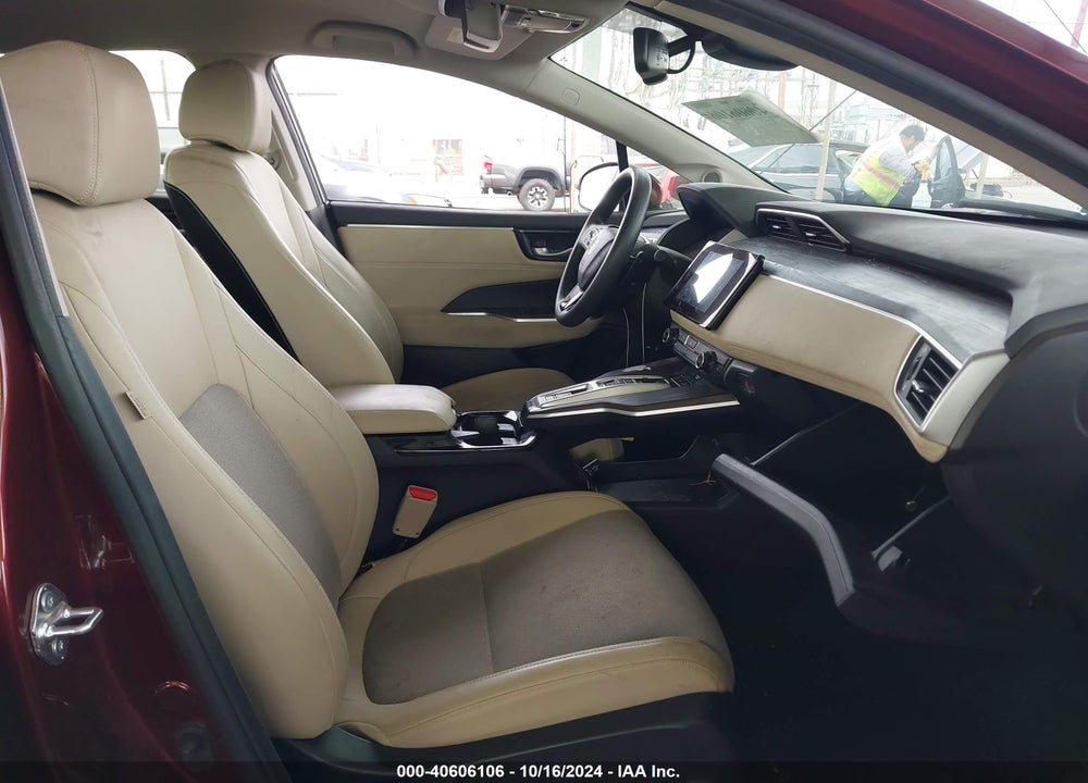 2018 HONDA CLARITY PLUG-IN HYBRID VIN: JHMZC5F14JC023954