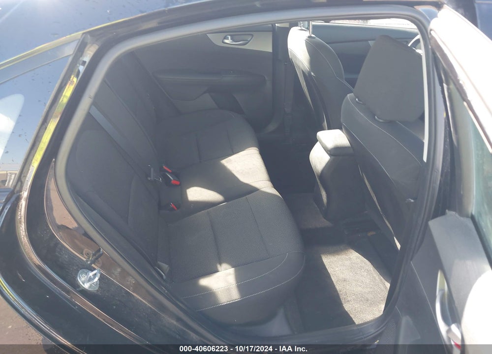 2020 KIA FORTE LXS VIN: 3KPF24AD2LE211936