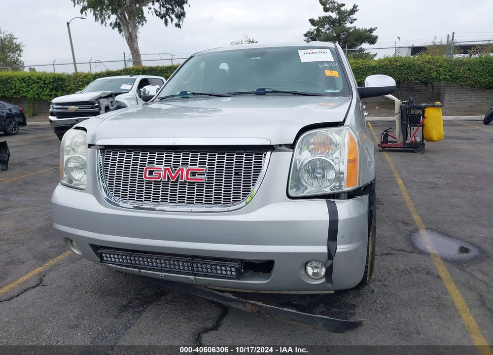 2011 GMC YUKON VIN: 1GKS1CE08BR126142