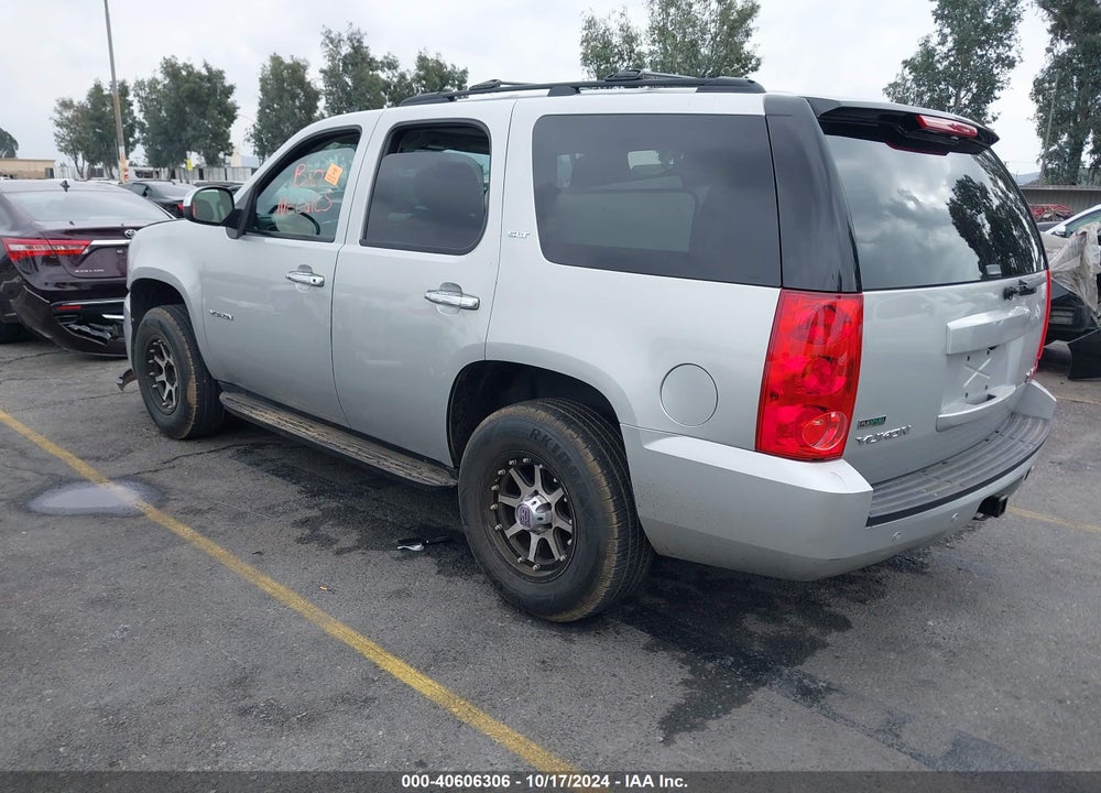 2011 GMC YUKON VIN: 1GKS1CE08BR126142
