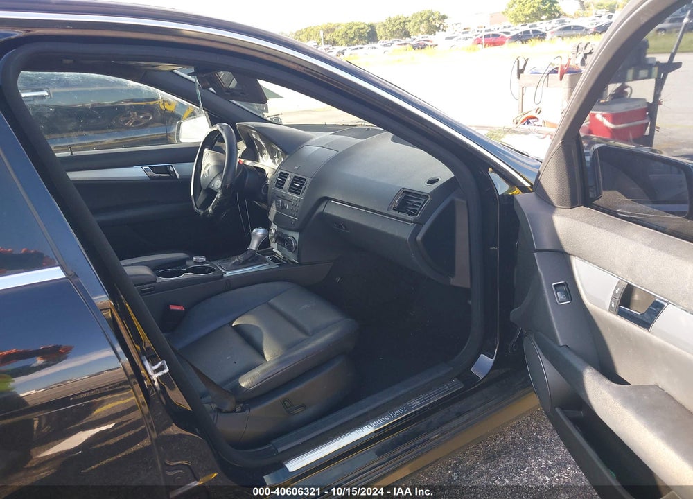 2011 MERCEDES-BENZ C 300 LUXURY 4MATIC/SPORT 4MATIC VIN: WDDGF8BB3BA500554