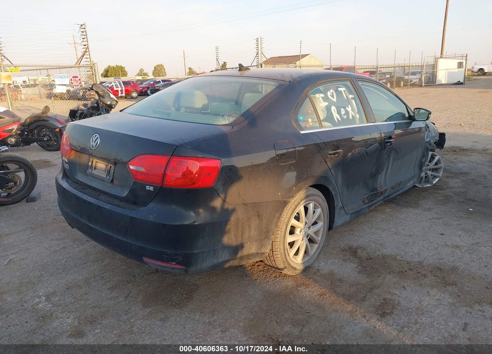 2014 VOLKSWAGEN JETTA 1.8T SE VIN: 3VWD07AJ3EM444041