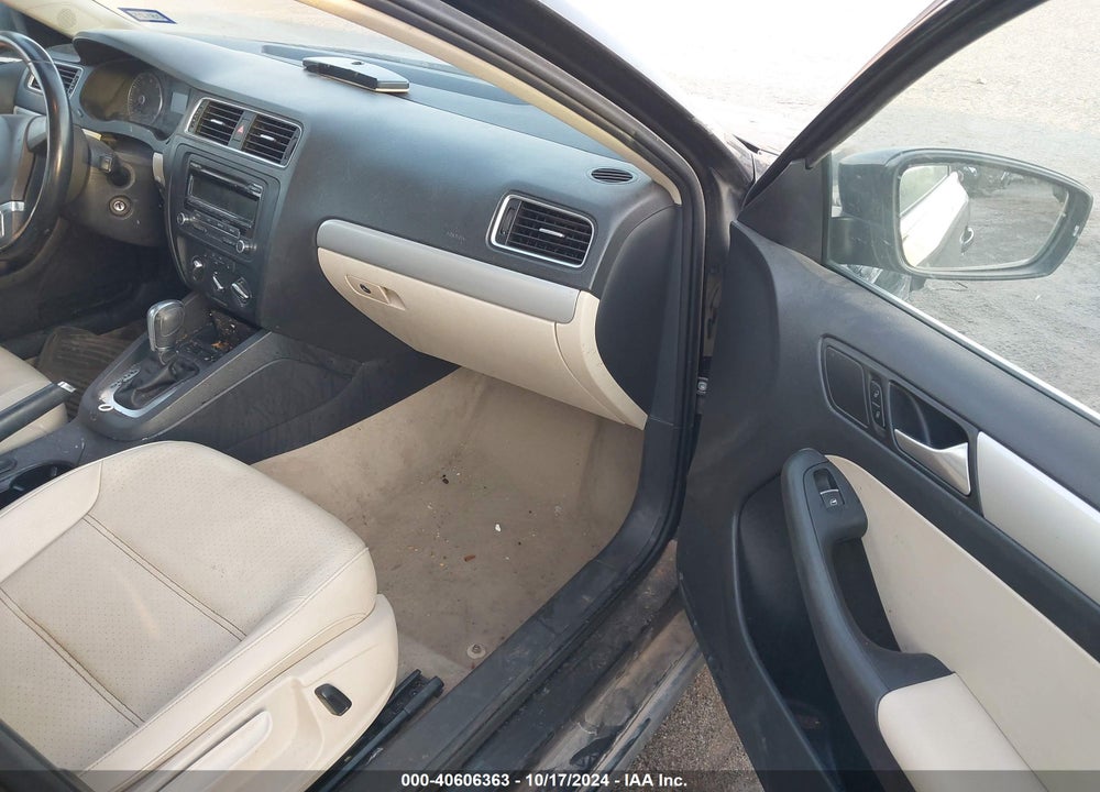 2014 VOLKSWAGEN JETTA 1.8T SE VIN: 3VWD07AJ3EM444041