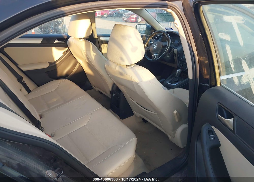 2014 VOLKSWAGEN JETTA 1.8T SE VIN: 3VWD07AJ3EM444041