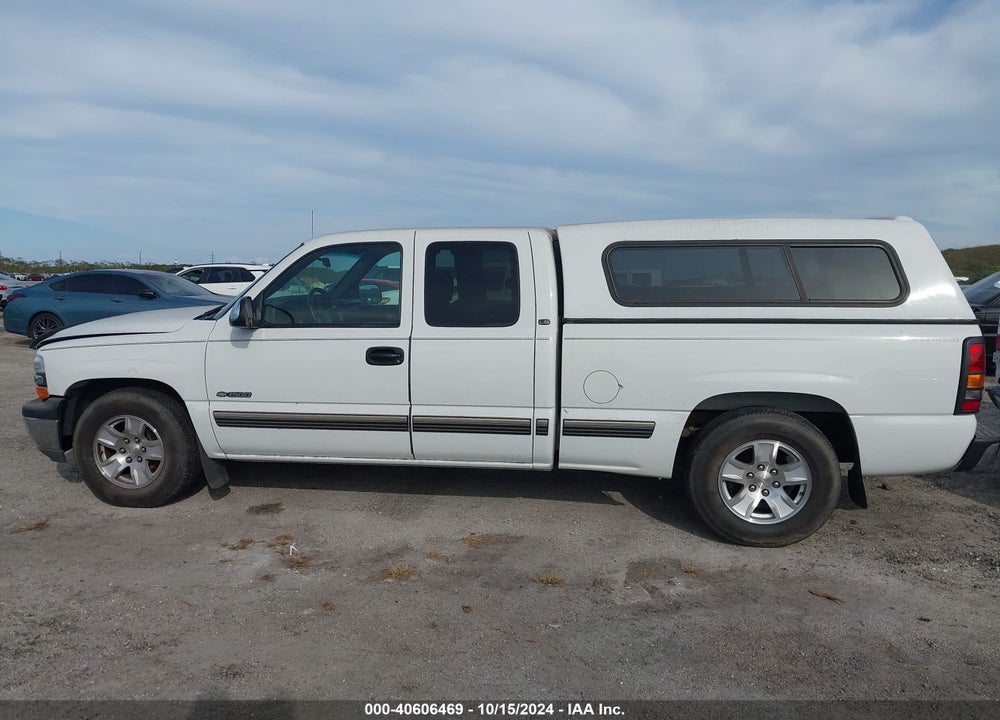 2000 CHEVROLET SILVERADO 1500 LS VIN: 2GCEC19V0Y1306214