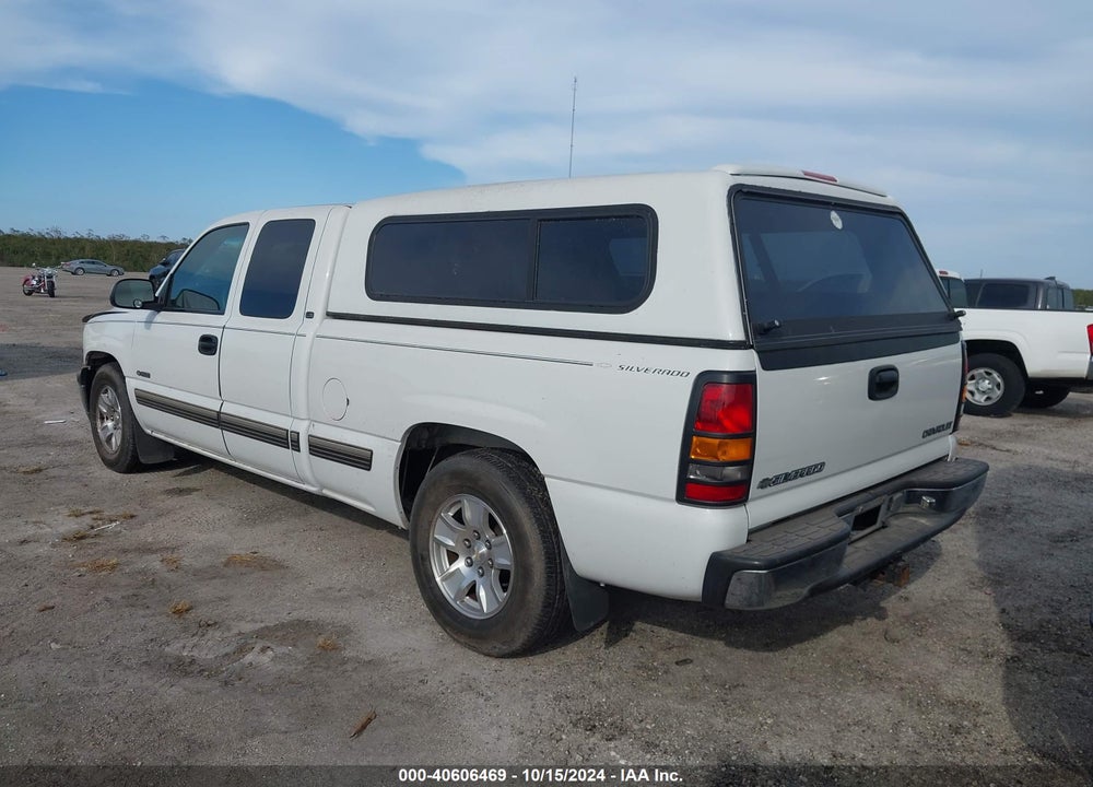 2000 CHEVROLET SILVERADO 1500 LS VIN: 2GCEC19V0Y1306214