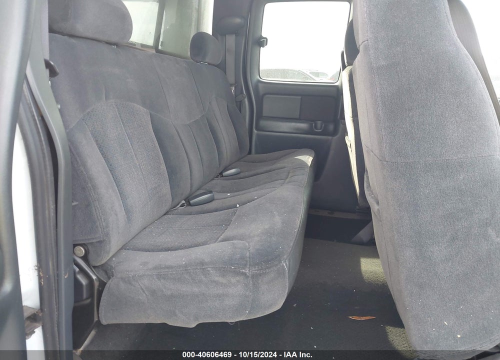 2000 CHEVROLET SILVERADO 1500 LS VIN: 2GCEC19V0Y1306214