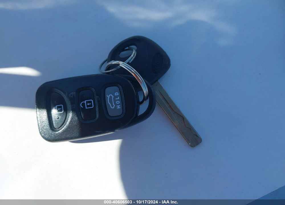 2015 HYUNDAI ELANTRA VIN: 5NPDH4AE5FH592700