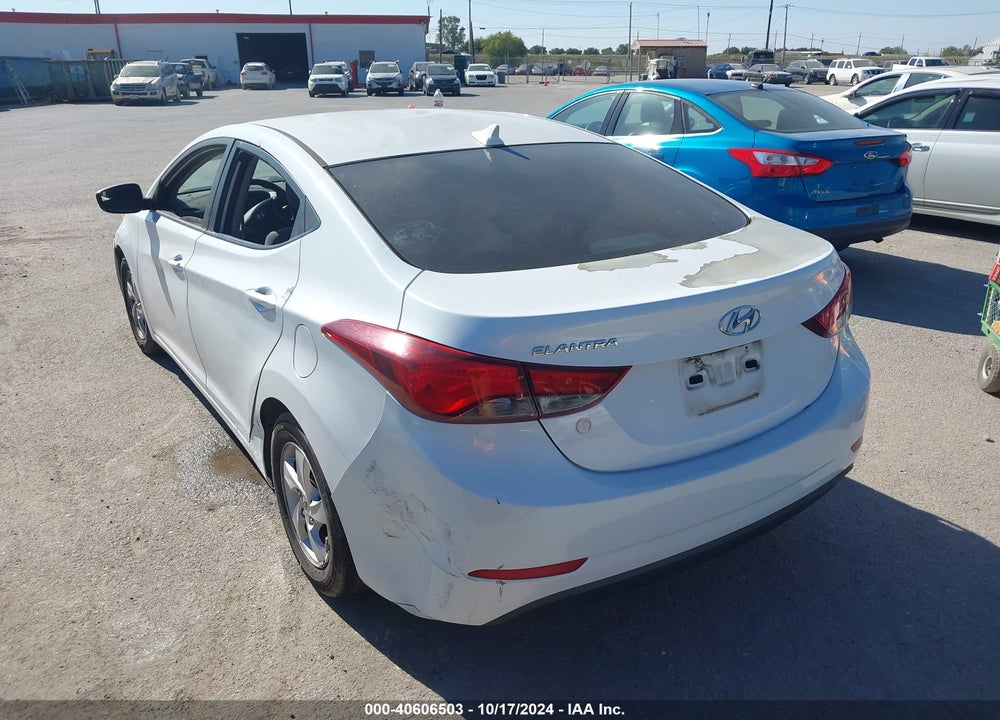 2015 HYUNDAI ELANTRA VIN: 5NPDH4AE5FH592700