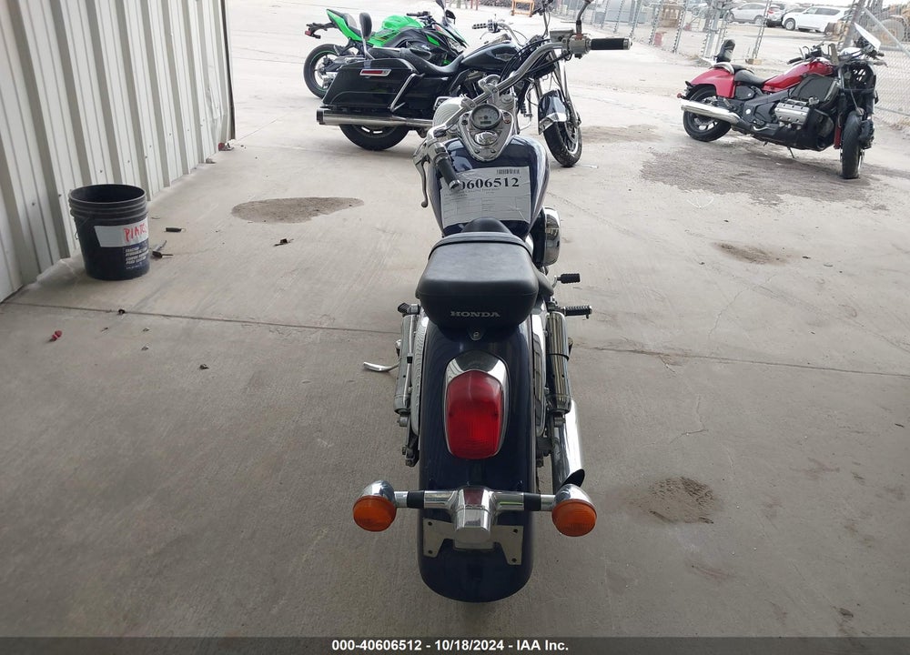 2002 HONDA VT750 CDD VIN: JH2RC44F02K020820