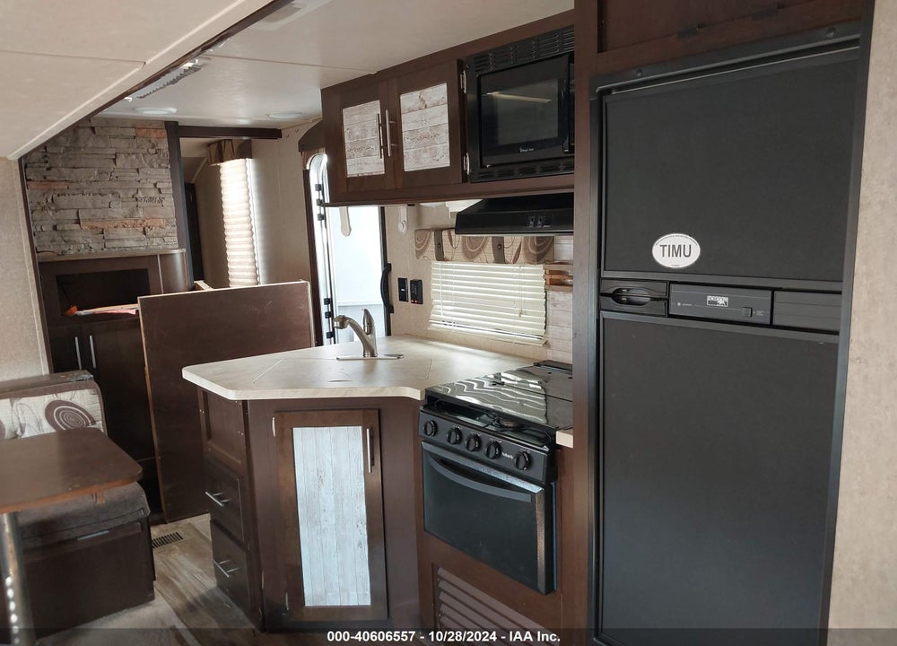 2016 FOREST RIVER OTHER VIN: 4X4TCKF2XGX122370