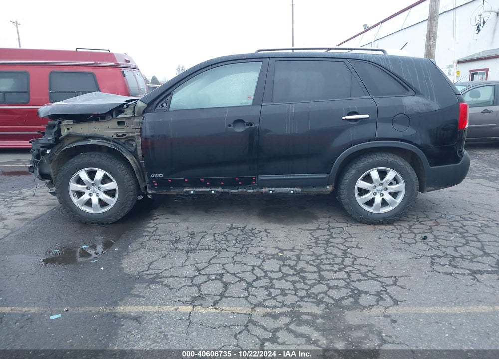 2013 KIA SORENTO LX V6 VIN: 5XYKTDA28DG371060