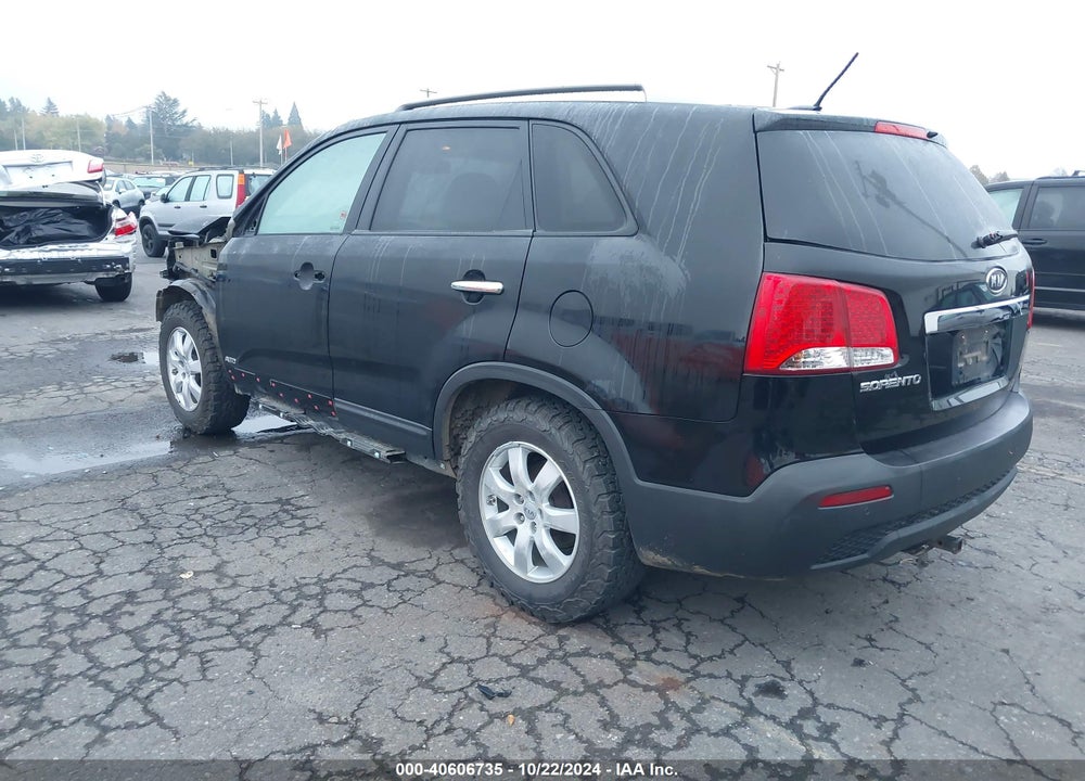 2013 KIA SORENTO LX V6 VIN: 5XYKTDA28DG371060