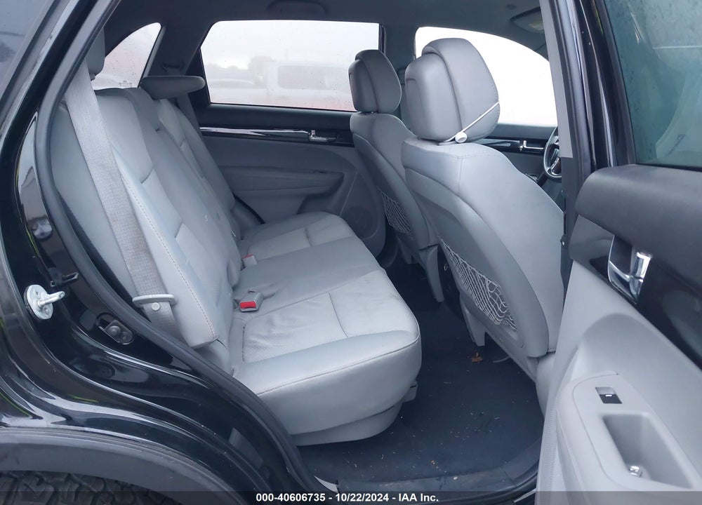 2013 KIA SORENTO LX V6 VIN: 5XYKTDA28DG371060