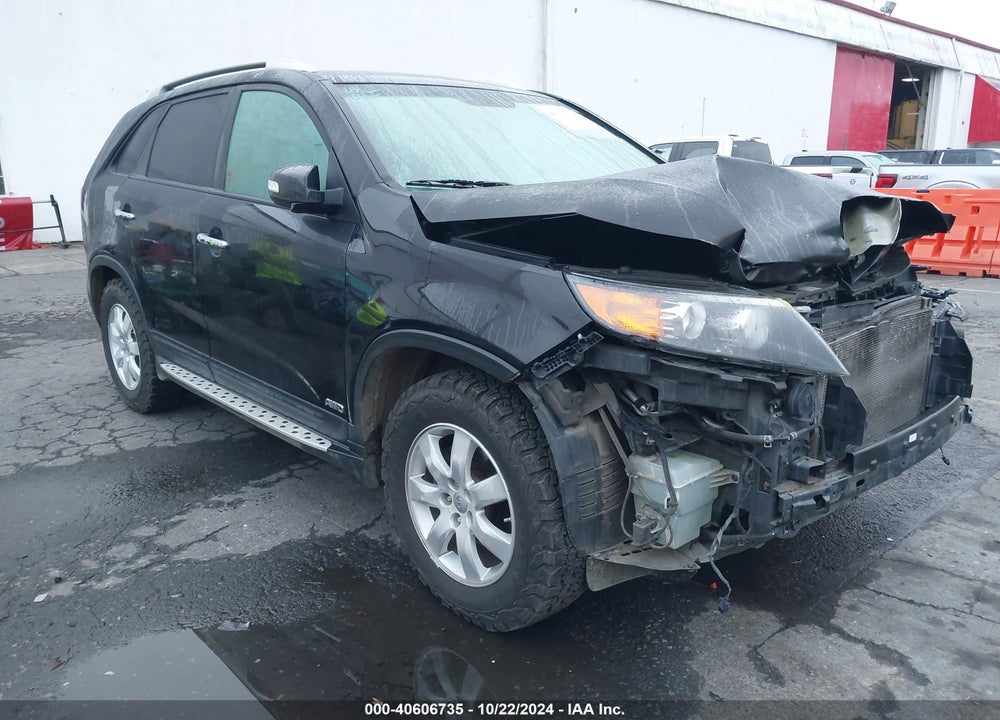 2013 KIA SORENTO LX V6 VIN: 5XYKTDA28DG371060