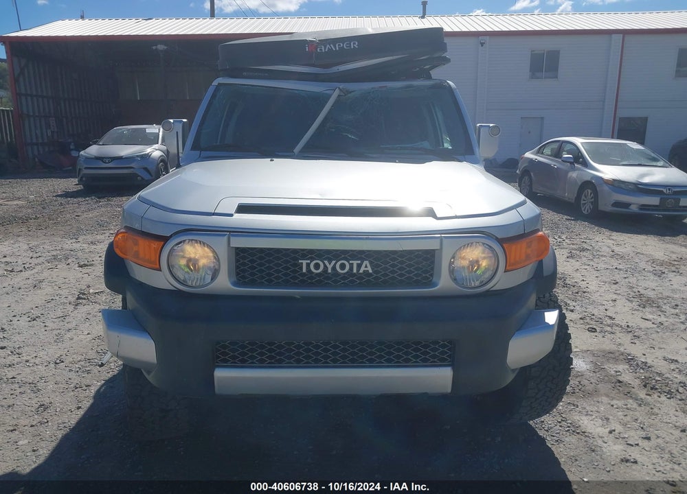 2007 TOYOTA FJ CRUISER VIN: JTEBU11F070058086