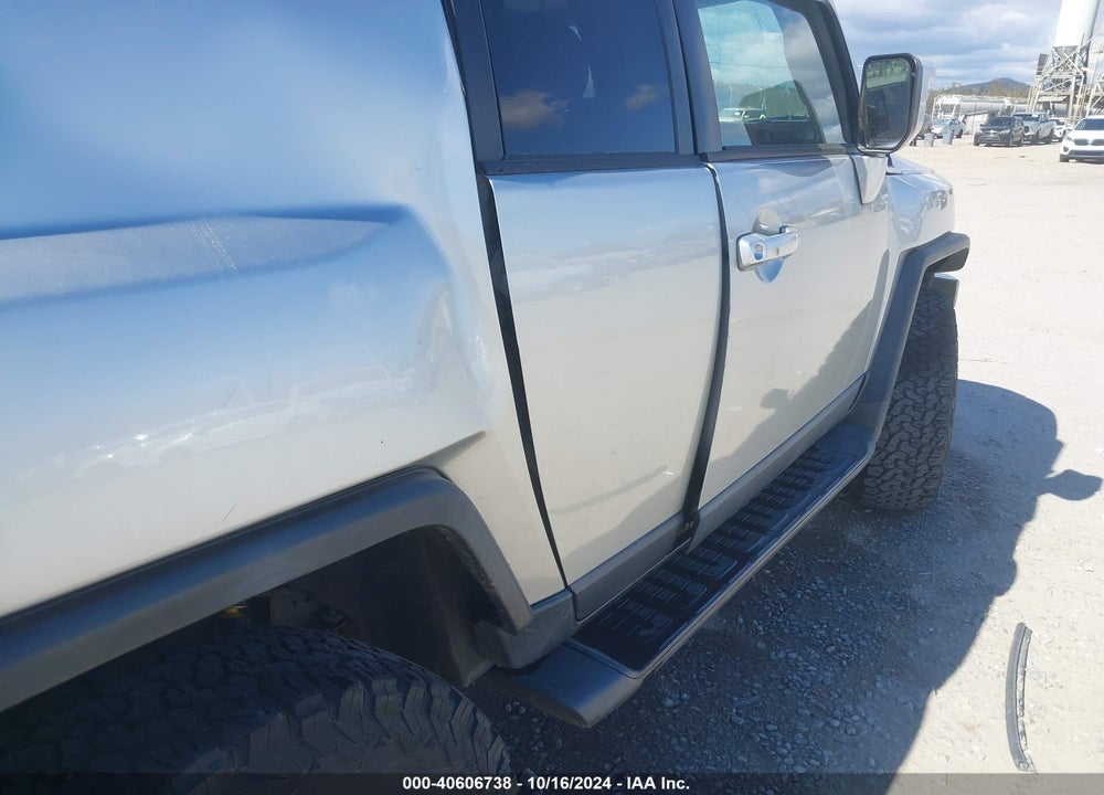 2007 TOYOTA FJ CRUISER VIN: JTEBU11F070058086