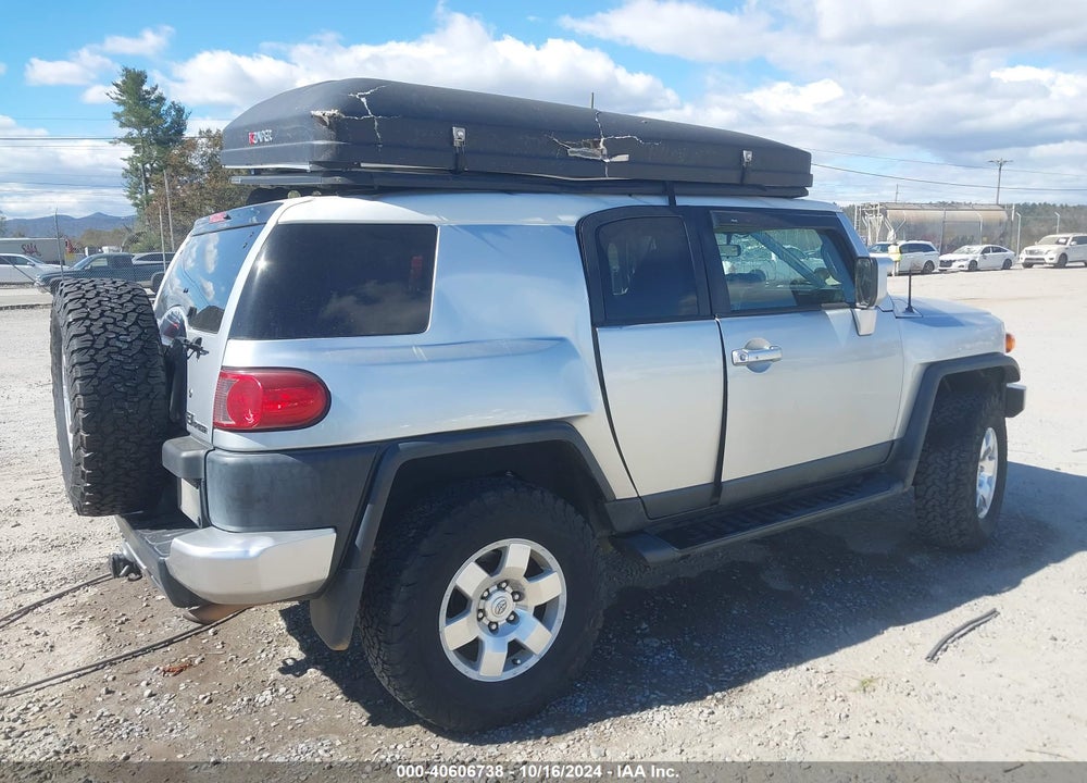 2007 TOYOTA FJ CRUISER VIN: JTEBU11F070058086
