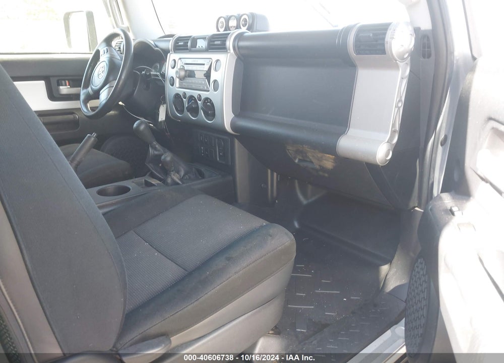 2007 TOYOTA FJ CRUISER VIN: JTEBU11F070058086