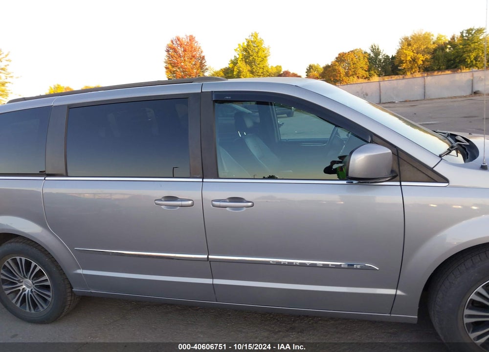 2014 CHRYSLER TOWN & COUNTRY S VIN: 2C4RC1HG0ER251975