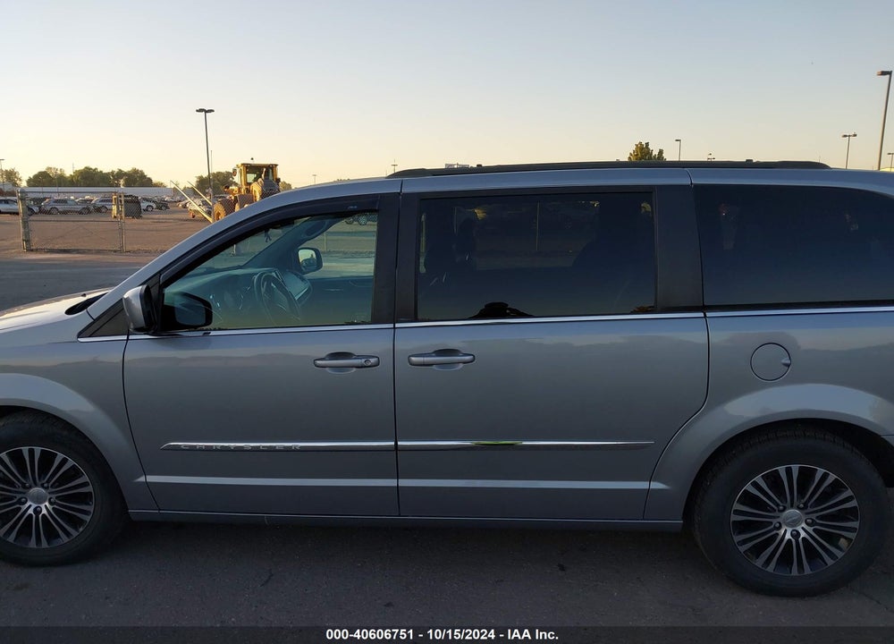 2014 CHRYSLER TOWN & COUNTRY S VIN: 2C4RC1HG0ER251975