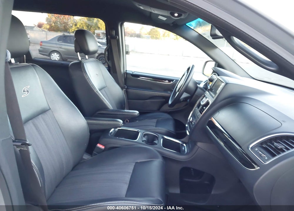 2014 CHRYSLER TOWN & COUNTRY S VIN: 2C4RC1HG0ER251975