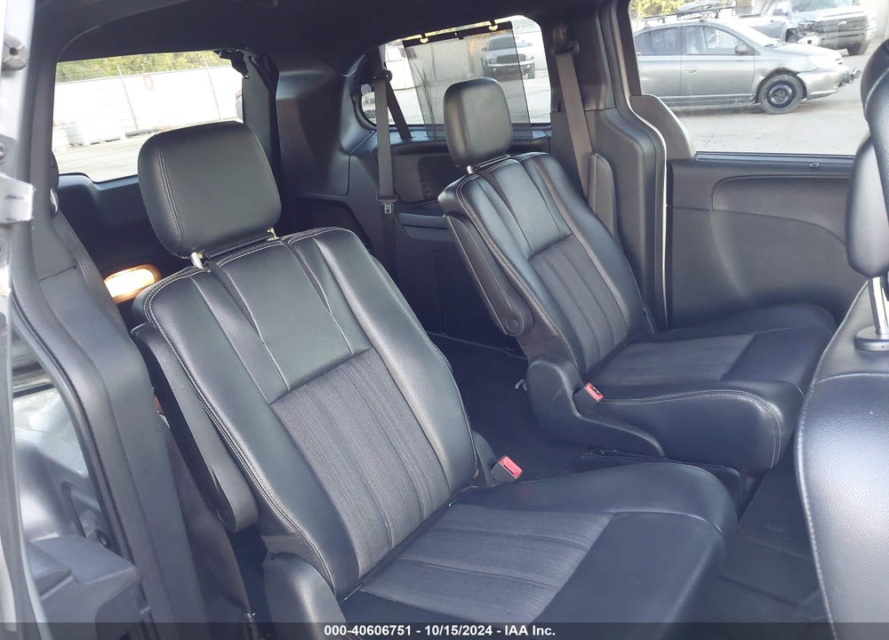 2014 CHRYSLER TOWN & COUNTRY S VIN: 2C4RC1HG0ER251975