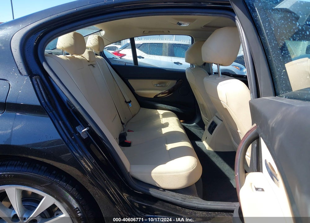 2018 BMW 320I XDRIVE VIN: WBA8E5G58JNV03229