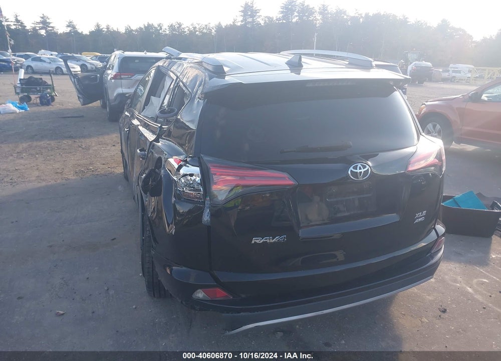 2017 TOYOTA RAV4 XLE VIN: 2T3RFREV7HW683921