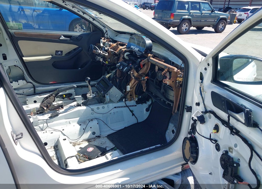 2012 VOLKSWAGEN JETTA VIN: 3VWBP7AJ0CM340865
