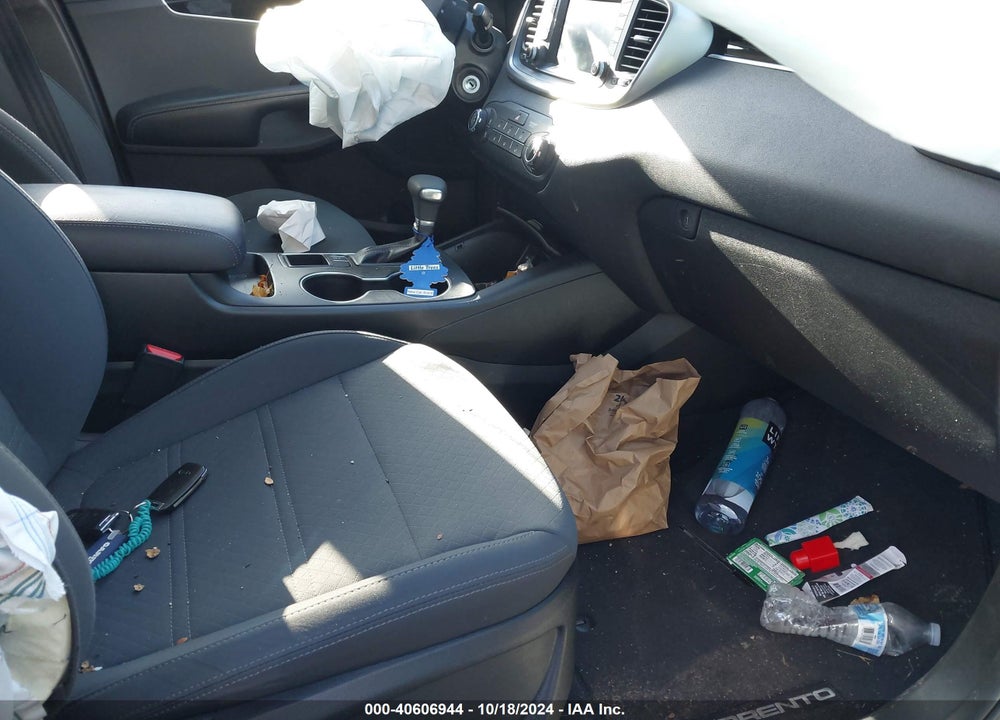 2019 KIA SORENTO 2.4L LX VIN: 5XYPGDA37KG546107